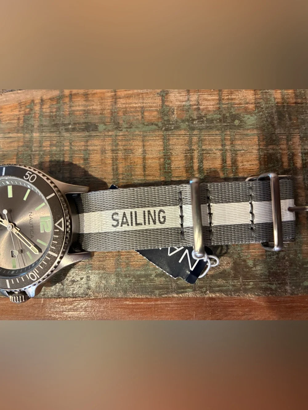 Nautica N83 NAPABS902 Men's Sport Watch Gray Stripe Nylon Strap Like New in Box